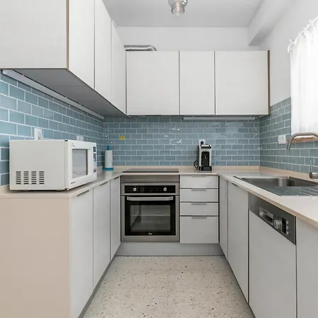 Apartamento Shell Apartment, Walking To And Center Lagos